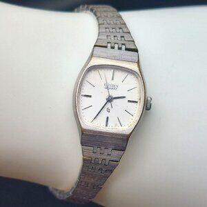 Vintage Citizen Quartz Stainless Steel Ladies Wristwatch With New Battery